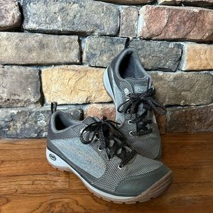 Chaco Kanarra Women’s 8 hiking sneaker tennis shoe